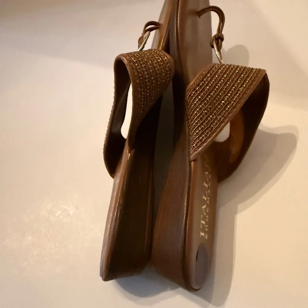 Italian Shoemakers Brown Ring-Accent Women's Sandals Size 8.5 NEW